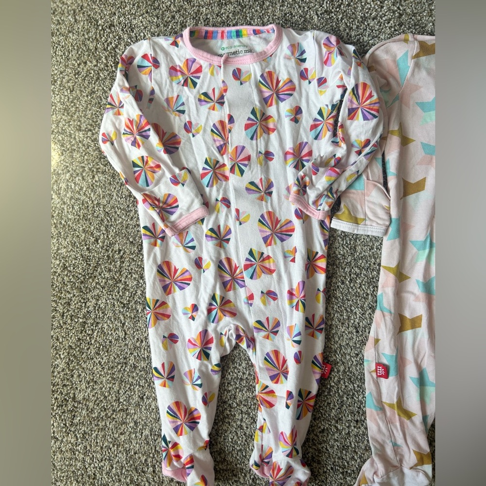 Magnetic Me Bundle - Picture 6 of 9